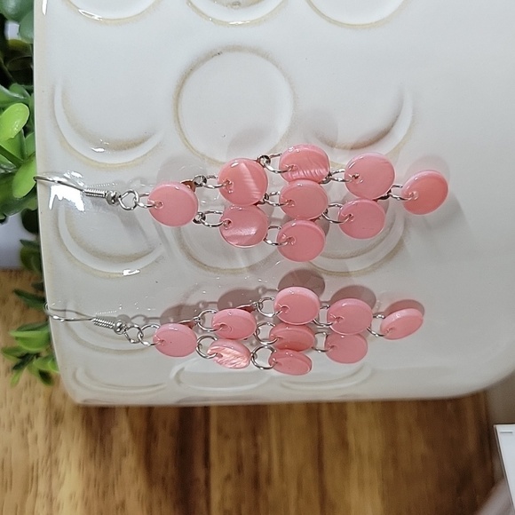 PEARLY PINK CHANDELIER DROP EARRINGS - Picture 4 of 7